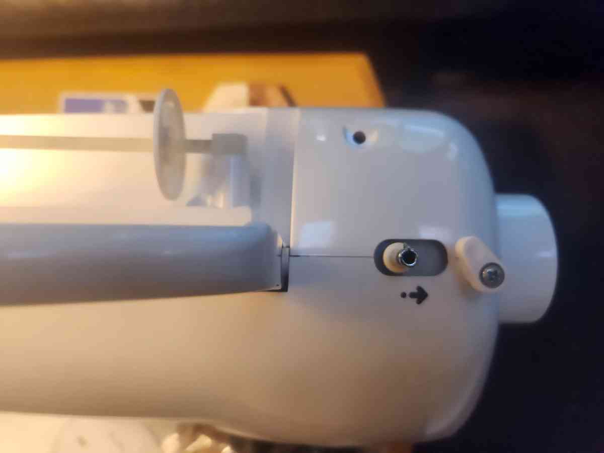 Singer Curly 8763 Zig Zag Sewing Machine - San Clemente, California - FleaMarketBay