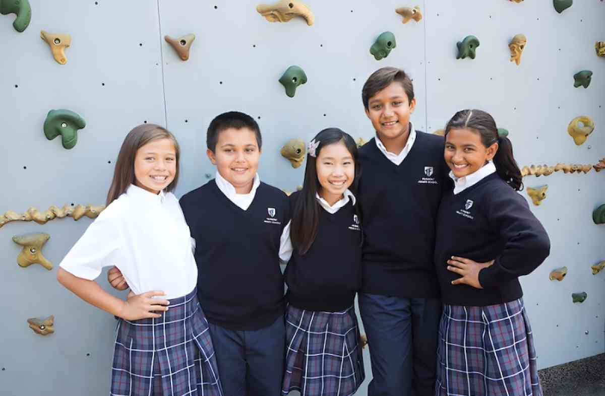 Bordado para escuelas - Los Angeles, California - FleaMarketBay