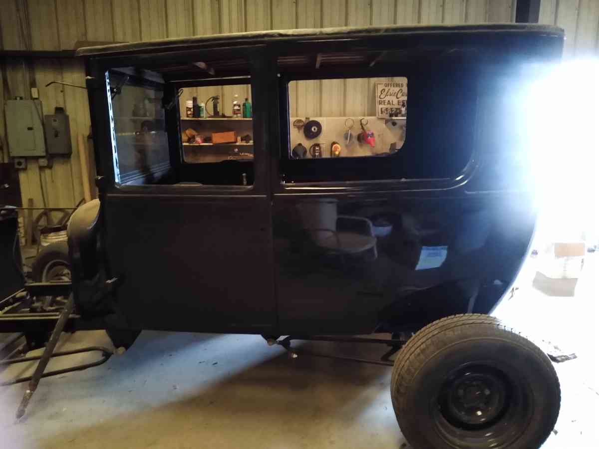 1923 two door coup - Hanford, California - FleaMarketBay