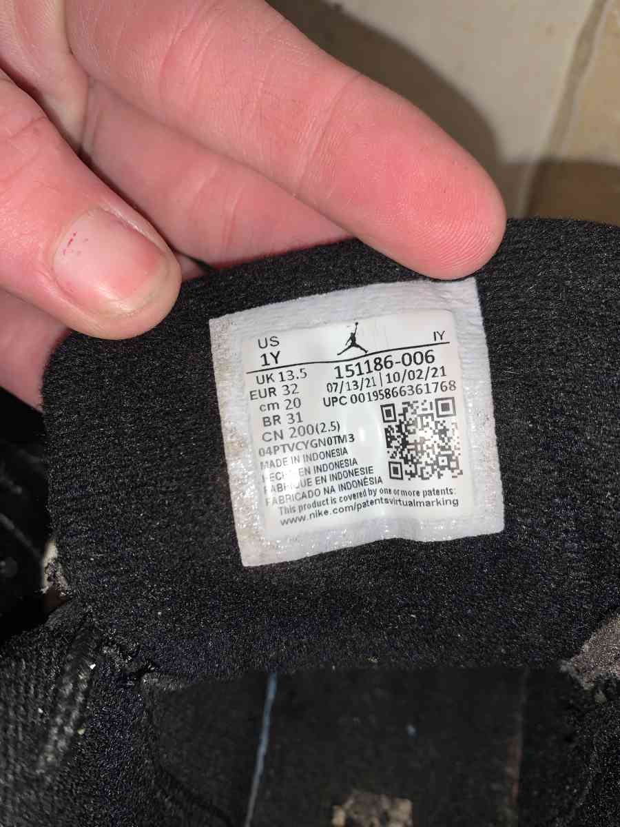 Air Jordan 12 Retro Playoffs Size 1Y New 151186006 - Lincolnton, North Carolina - FleaMarketBay