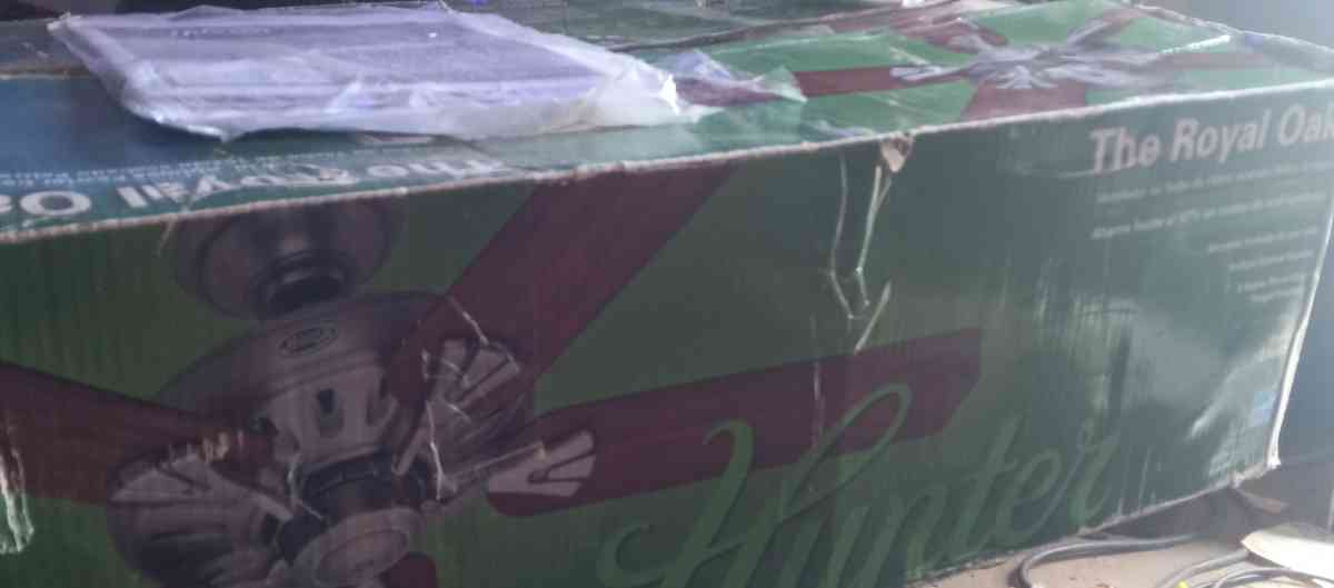 Hunter Royal Oak Celling fan - Billings, Montana - FleaMarketBay