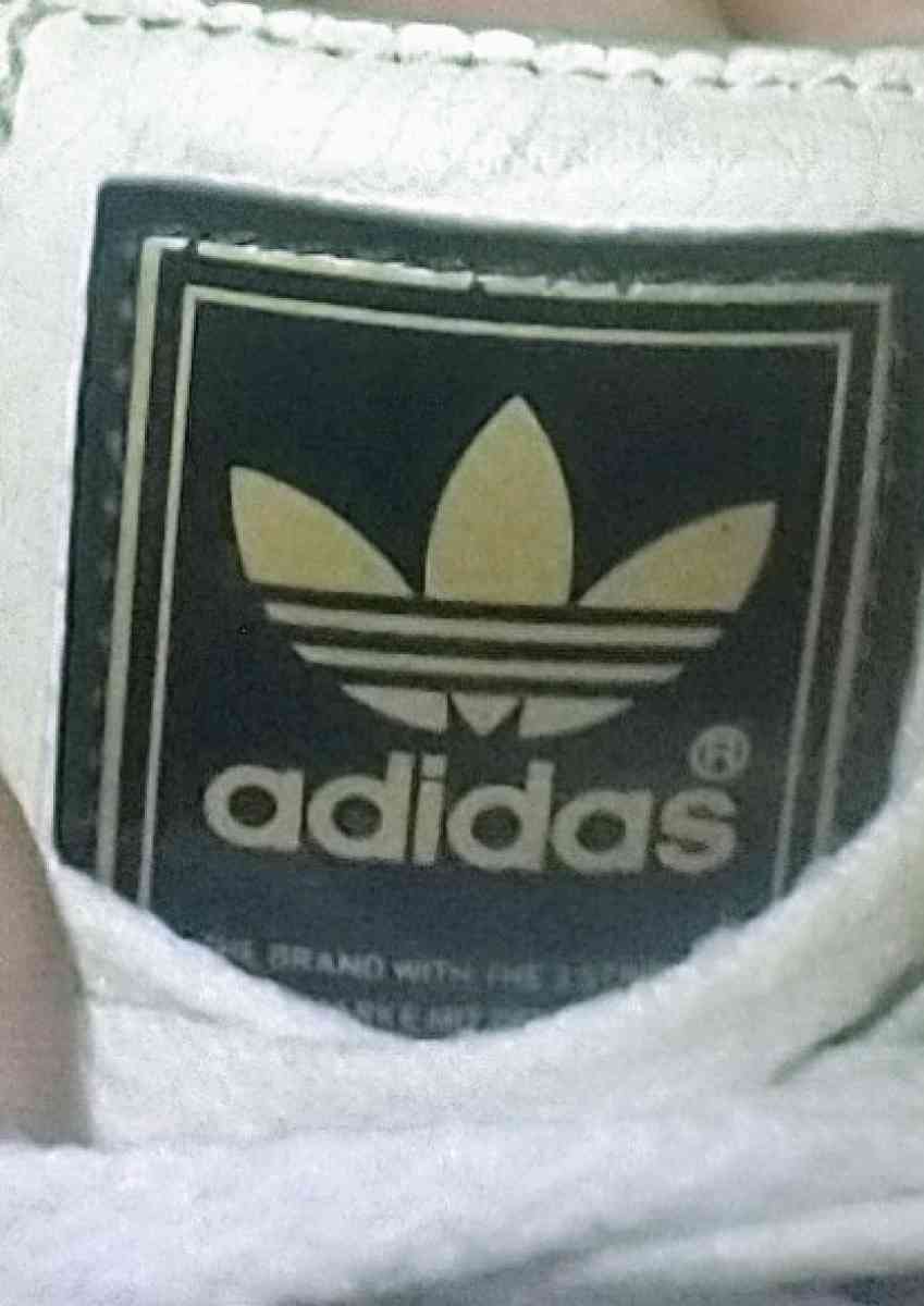 Womans Adidas Samoa Shoes - North Las Vegas, Nevada - FleaMarketBay