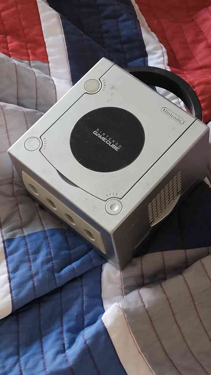 Nintendo GameCube silver console - Arapahoe, Colorado - FleaMarketBay