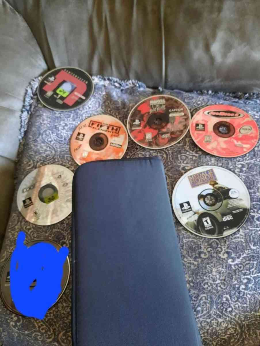 Lot of 31 PS1 Games and 1 PS2 Game  Pickup SOUTHMONT NC - Southmont, North Carolina - FleaMarketBay