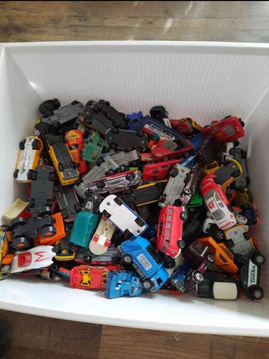 LOT Of OVER 180 HotwheelsMatchbox Cars - Southmont, North Carolina - FleaMarketBay