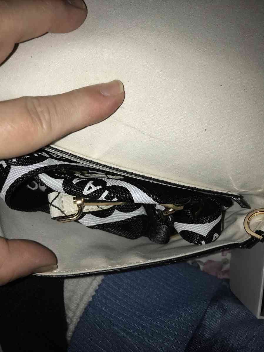 womans purse set - Fairfax, Virginia - FleaMarketBay