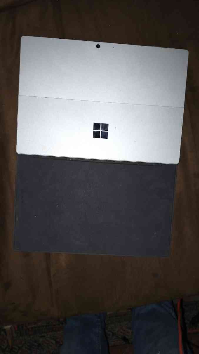 microsoft surface pro 7 model 1866 128gb 8gb - Ellenboro, North Carolina - FleaMarketBay
