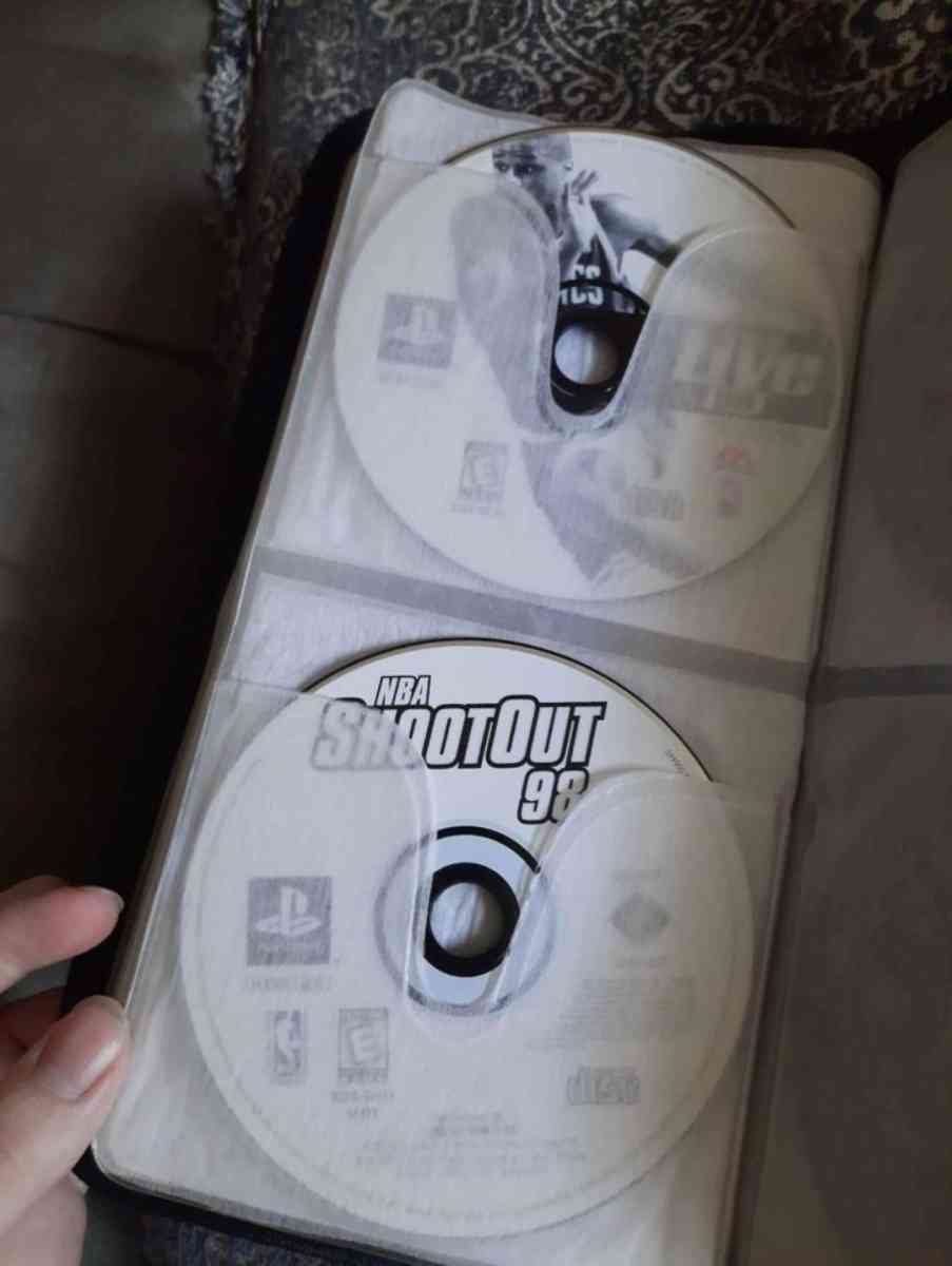 Lot of 31 PS1 Games and 1 PS2 Game  Pickup SOUTHMONT NC - Southmont, North Carolina - FleaMarketBay