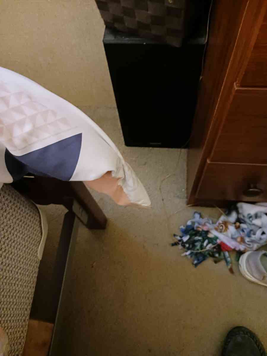 Retro Stereo plays - Ellenboro, North Carolina - FleaMarketBay