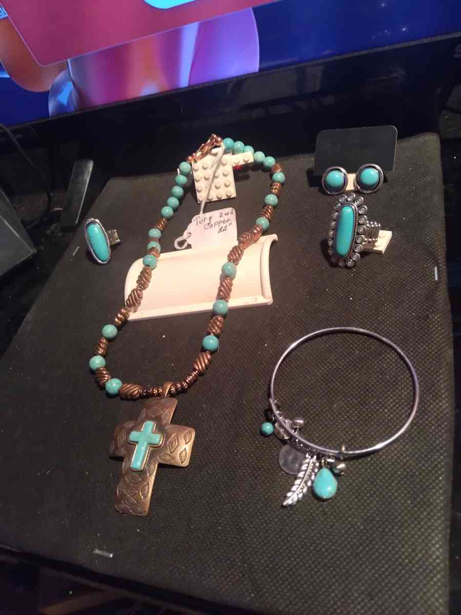 22 in Copper An Turquoise Necklace with a cross - Deming, New Mexico - FleaMarketBay