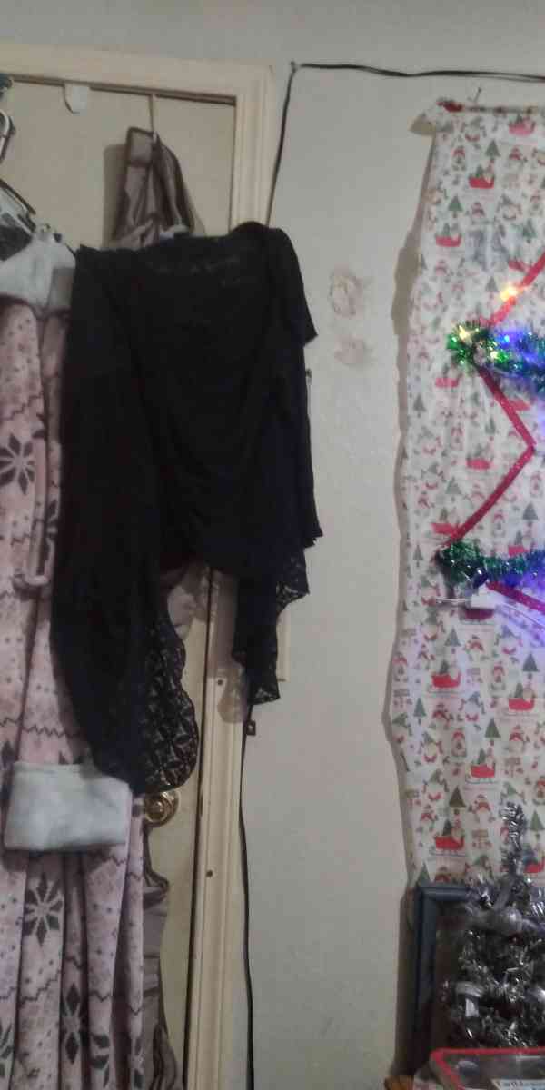 light lace over jacket wore once - Yakima, Washington - FleaMarketBay