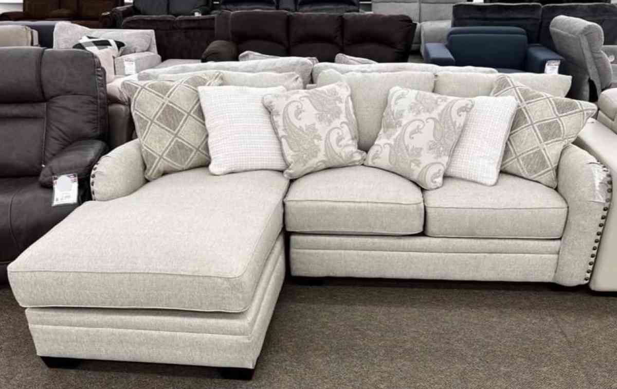 dellara chalk laf sofa chaise sectional - Arlington, Texas