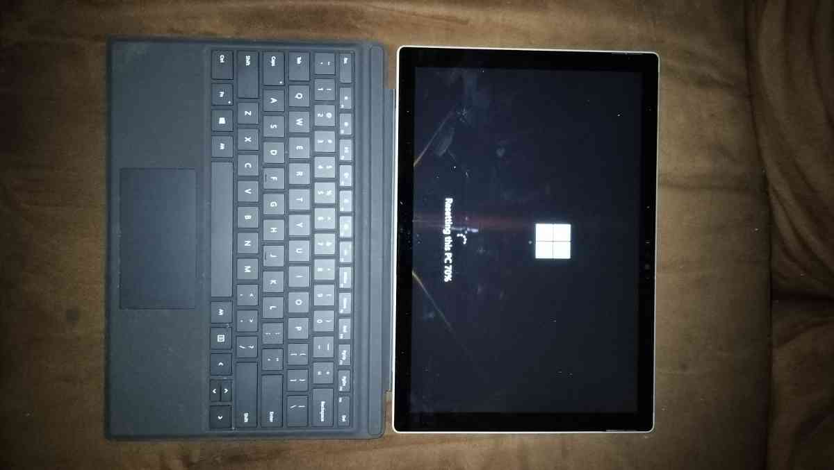 microsoft surface pro 7 model 1866 128gb 8gb - Ellenboro, North Carolina - FleaMarketBay