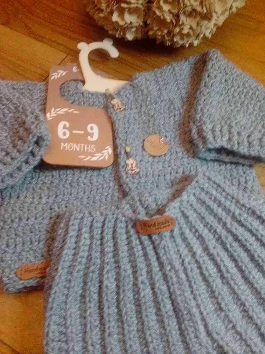 6 9 months baby sweater trouser set - Cuddebackville, New York - FleaMarketBay