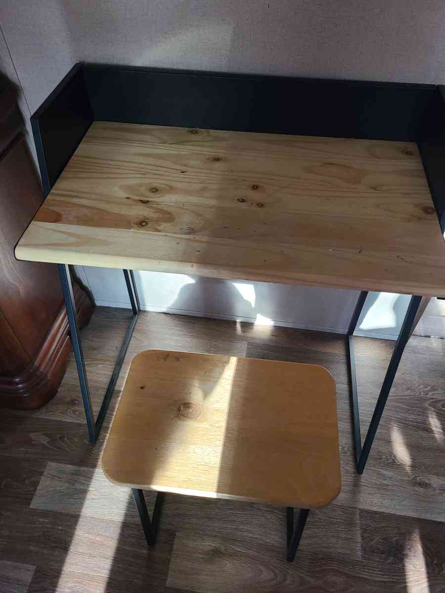 Desk Along With Stool - Broadway, North Carolina - FleaMarketBay