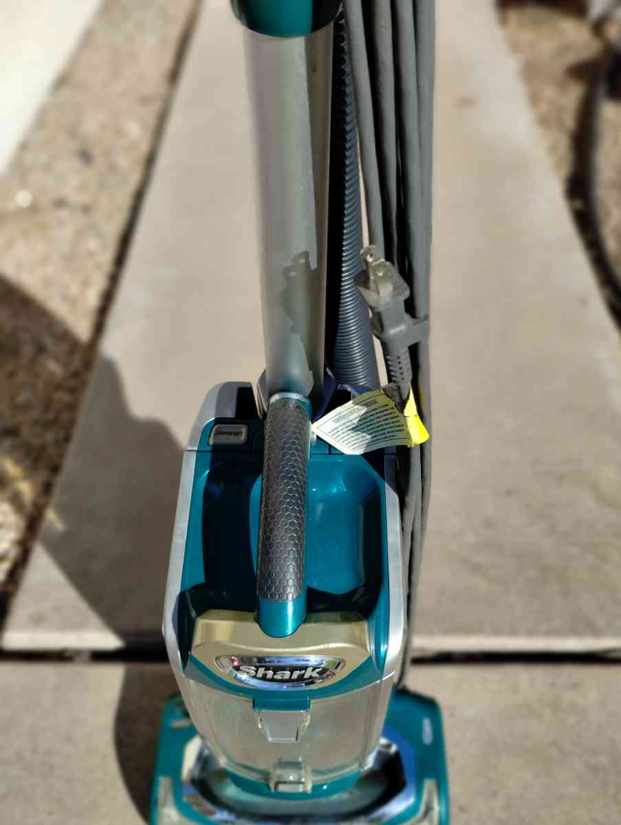 Shark Rotator Speed Bagless Vacuum Cleaner with tools - Peoria, Arizona - FleaMarketBay