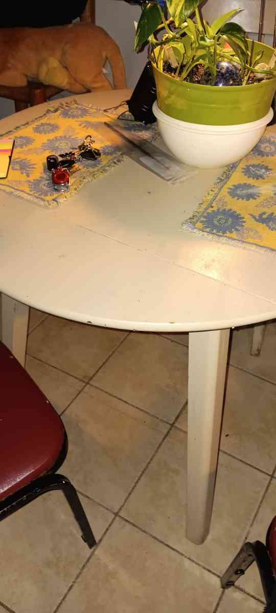 old table - Knoxville, Tennessee - FleaMarketBay