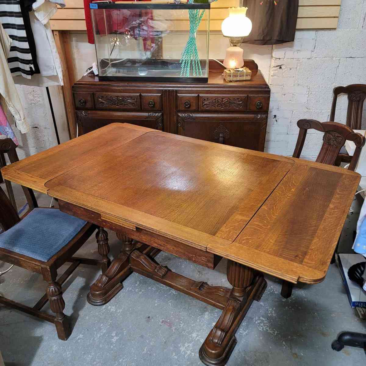 1930s solid  oak table and chairs - Alicia, Arkansas - FleaMarketBay