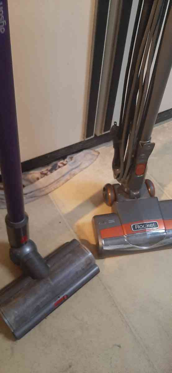 Dyson n shark stick vac set - Indianapolis, Indiana - FleaMarketBay