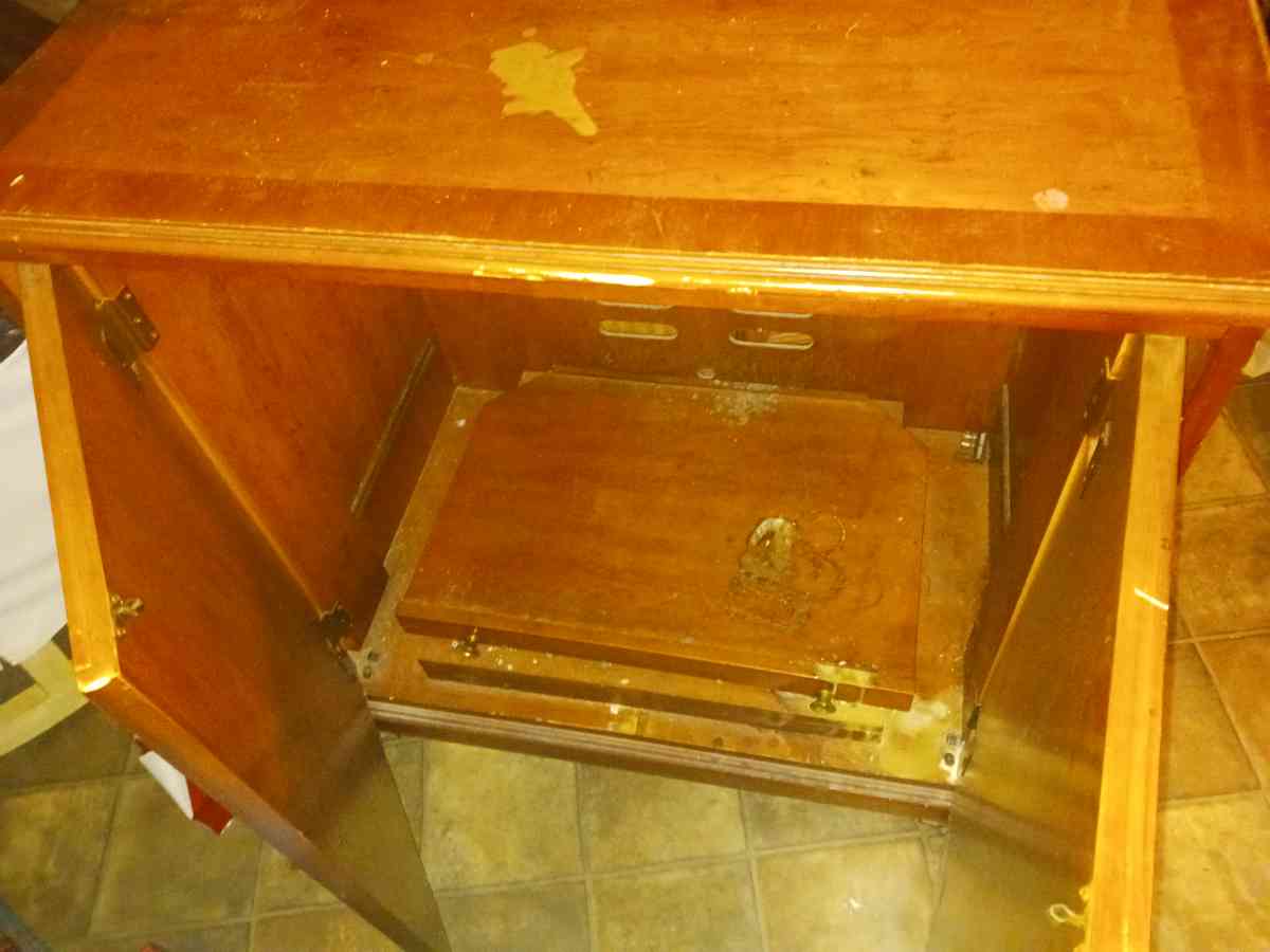 honey wood bar cabinet - Pass Christian, Mississippi - FleaMarketBay