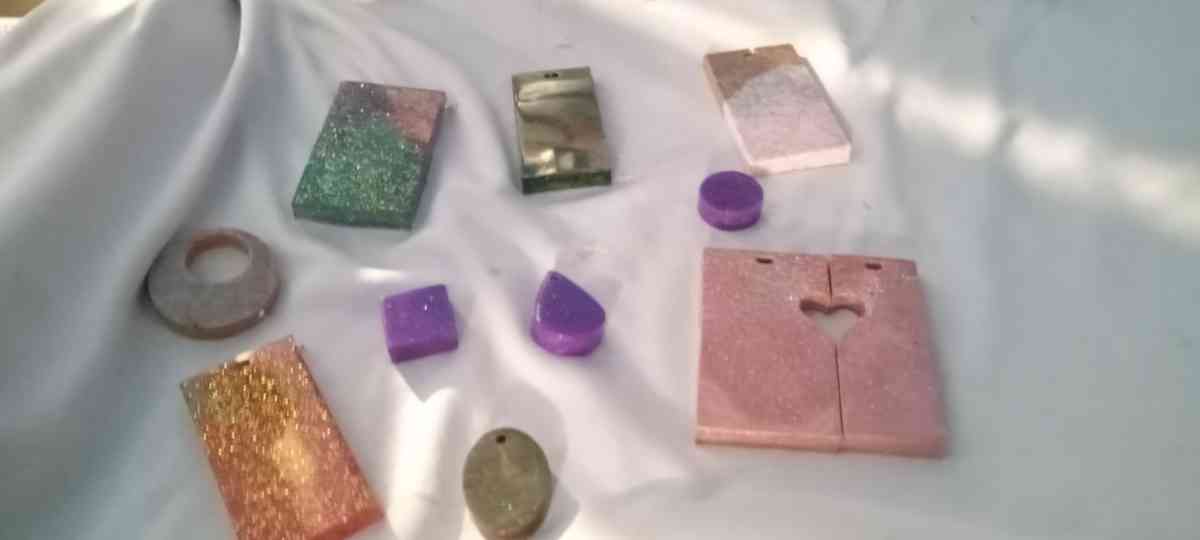 key chains - Graham, North Carolina - FleaMarketBay