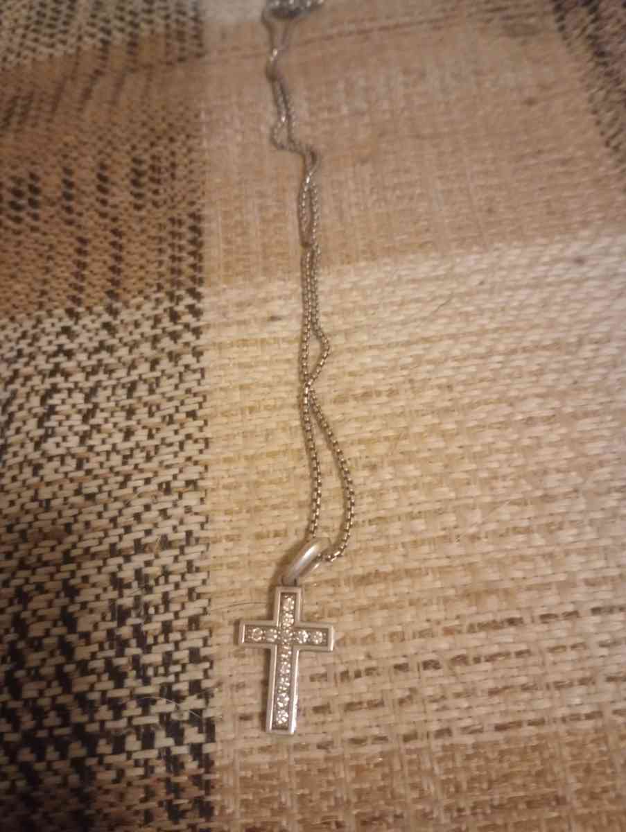 dy sterling silver cross necklace with diamonds - Falkville, Alabama - FleaMarketBay