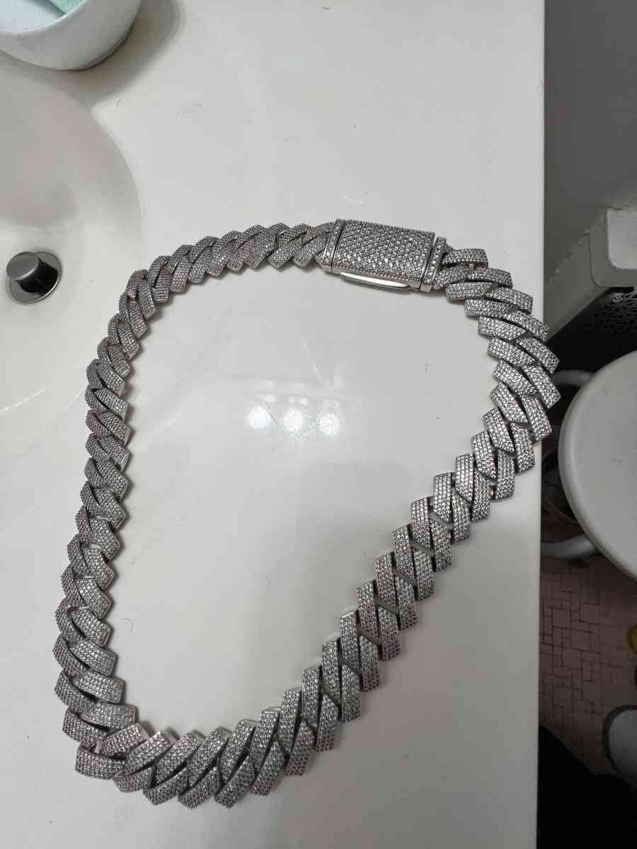 VVS Moissanite Chain - Brooklyn, New York - FleaMarketBay