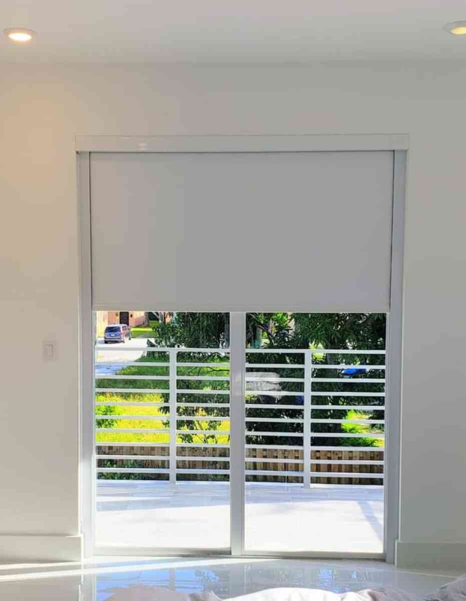 zebra Shades o Roller shades screen and blackout en especial - Miami, Florida - FleaMarketBay
