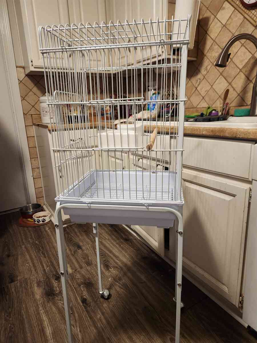 tall white wire birdcage - Agency, Missouri - FleaMarketBay
