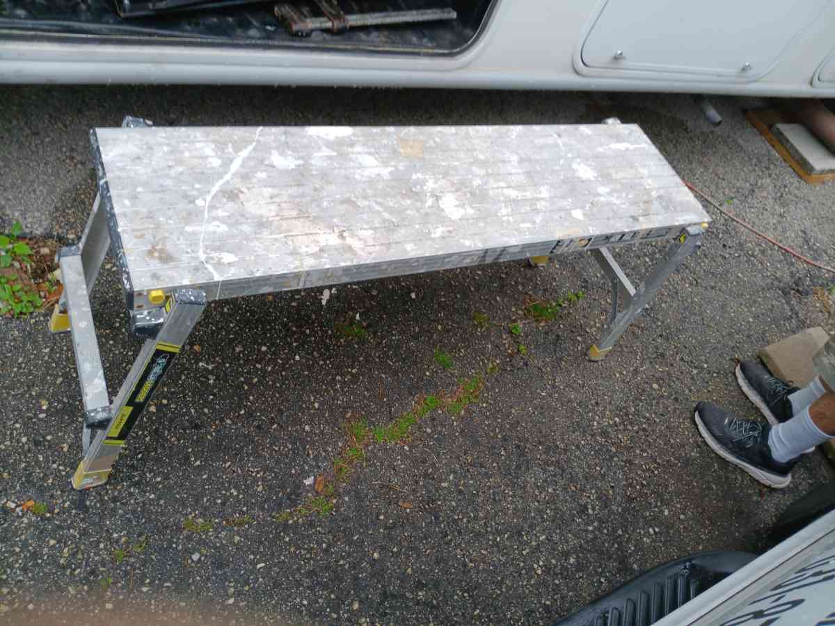 platform - Hallandale, Florida