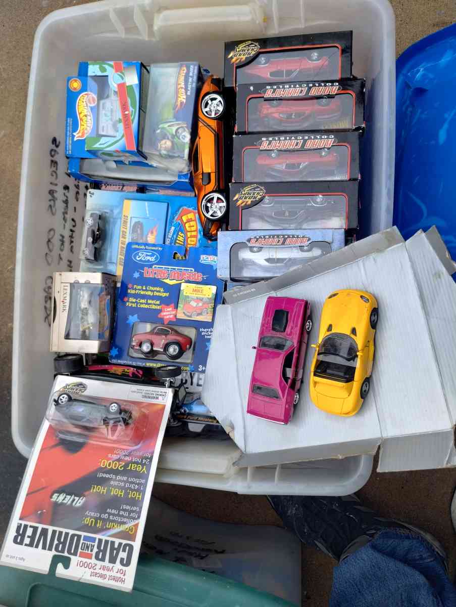 Hot Wheels and other diecast cars and trucks - Peoria, Arizona - FleaMarketBay