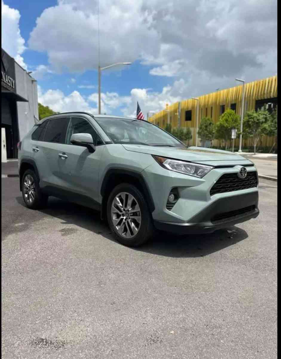 Toyota rav4 XLE  Financiado - Miami, Florida