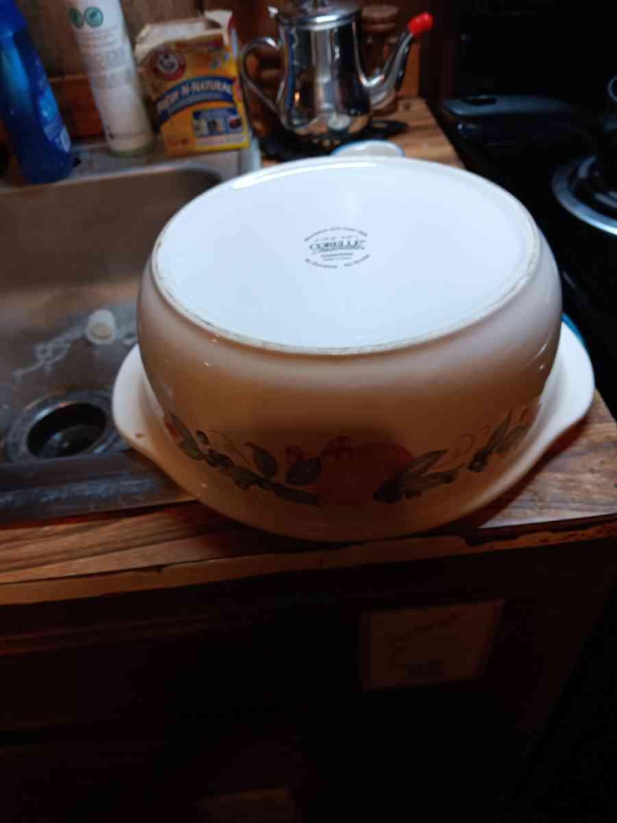 corelle coordinate stoneware covered casserole dish - Auburn, Georgia