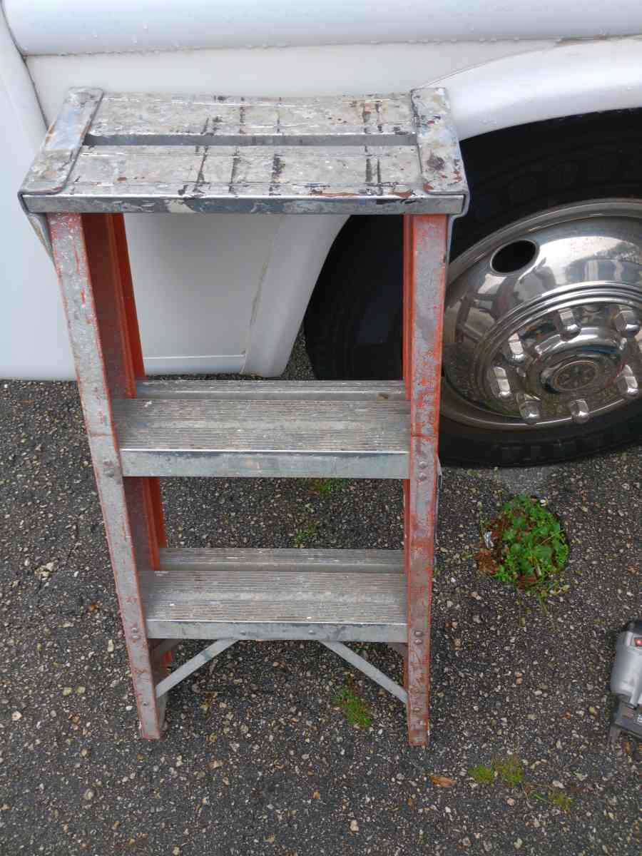 small ladder - Hallandale, Florida