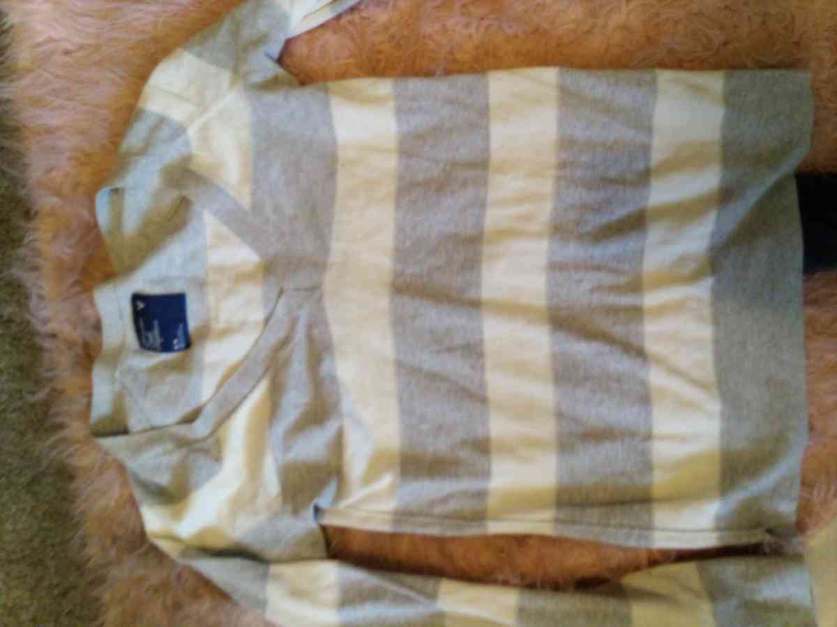 clothes - Chattanooga, Tennessee - FleaMarketBay