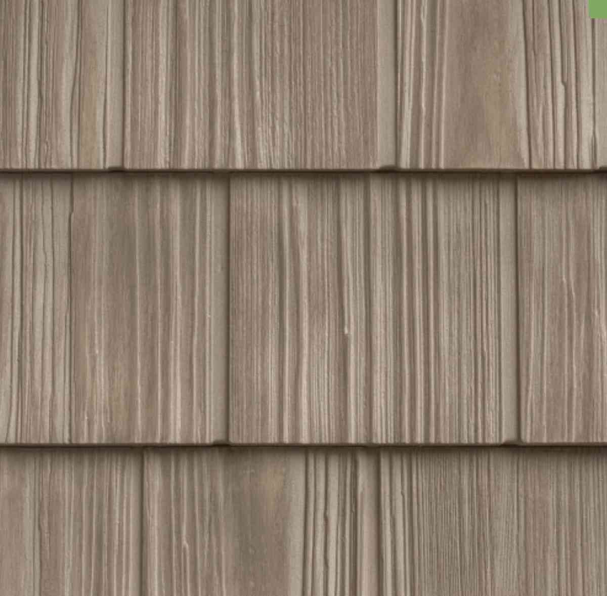 7 in X 5 ft staggered wood shake vinyl siding - Collins, Mississippi - FleaMarketBay