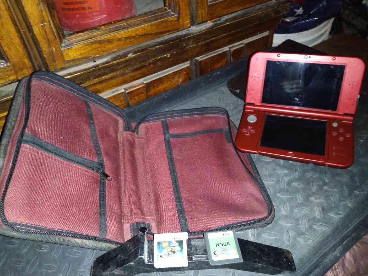 Nintendo 3Ds 2 Games And Matching color Case - Las Cruces, New Mexico