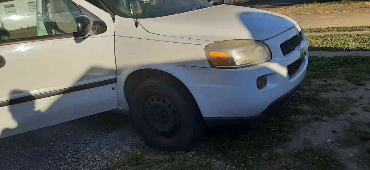 2006 chevy uplander van - Indianapolis, Indiana - FleaMarketBay
