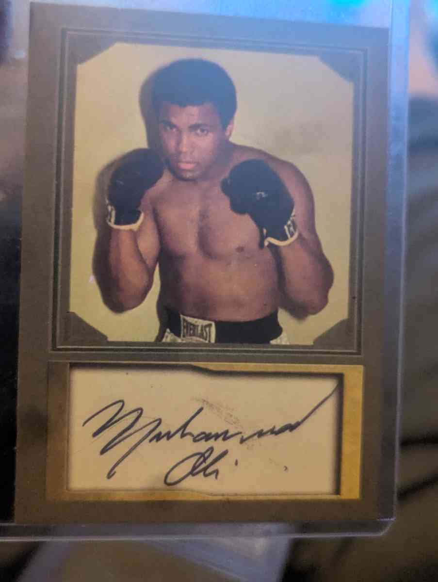 Mohammed Ali auto reprint card will make deals - Clinton, Maine