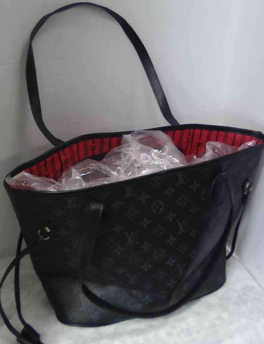 Women Name Brand Purses - Radcliff, Kentucky - FleaMarketBay