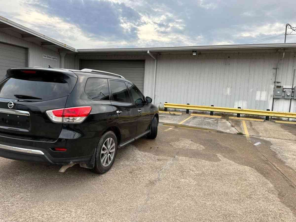 2016 Nissan pathfinder s - Baytown, Texas