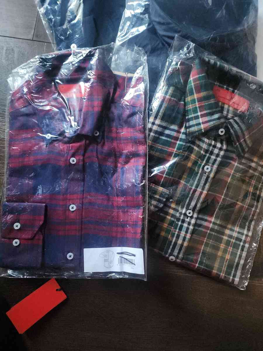 Button up men long sleeves - Whittier, California - FleaMarketBay