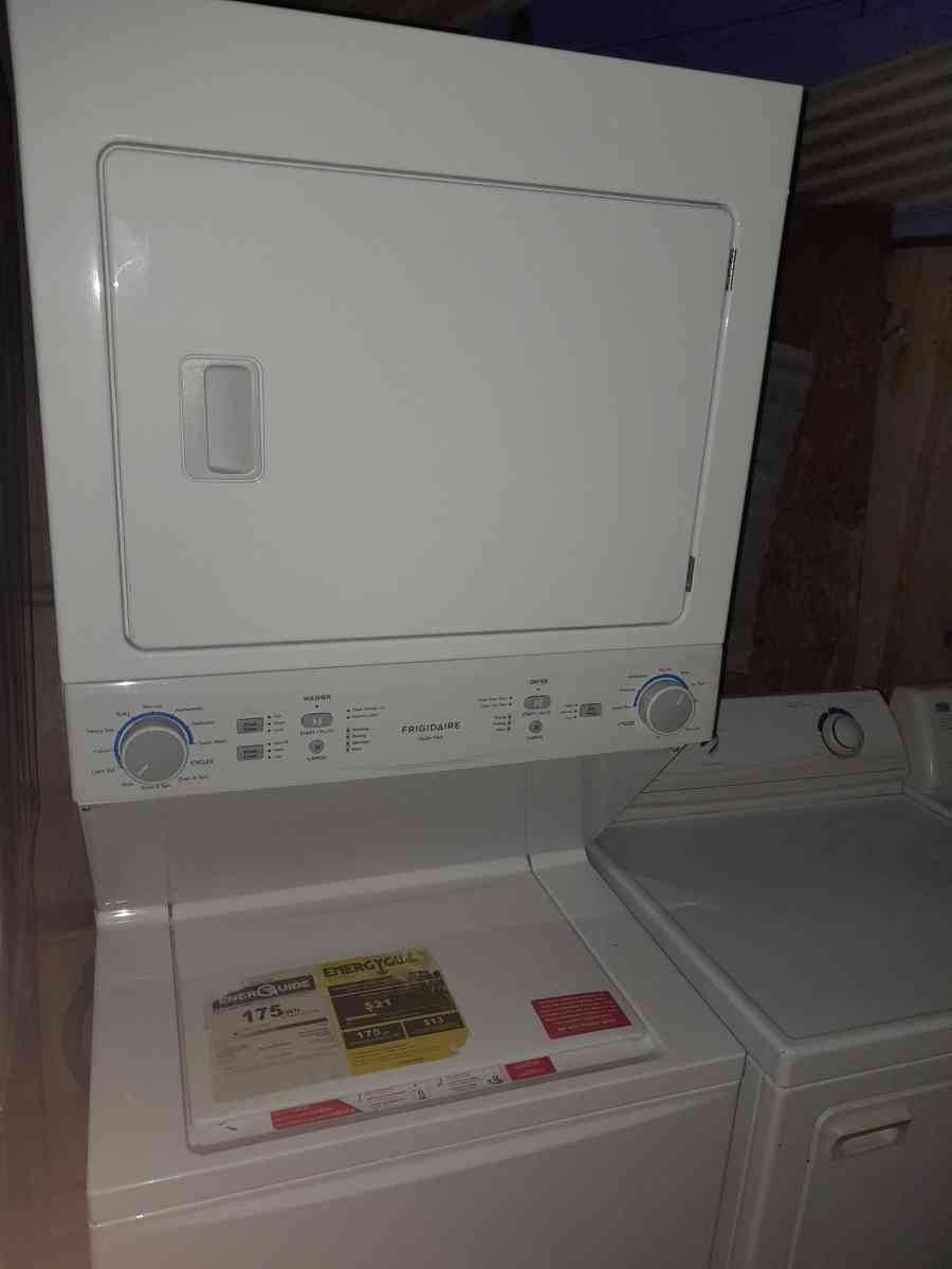 STACK UNIT WASHER DRYER ELECTRIC GAS MODEL FRIGIDAIRE 2022 - Alpine, Arizona