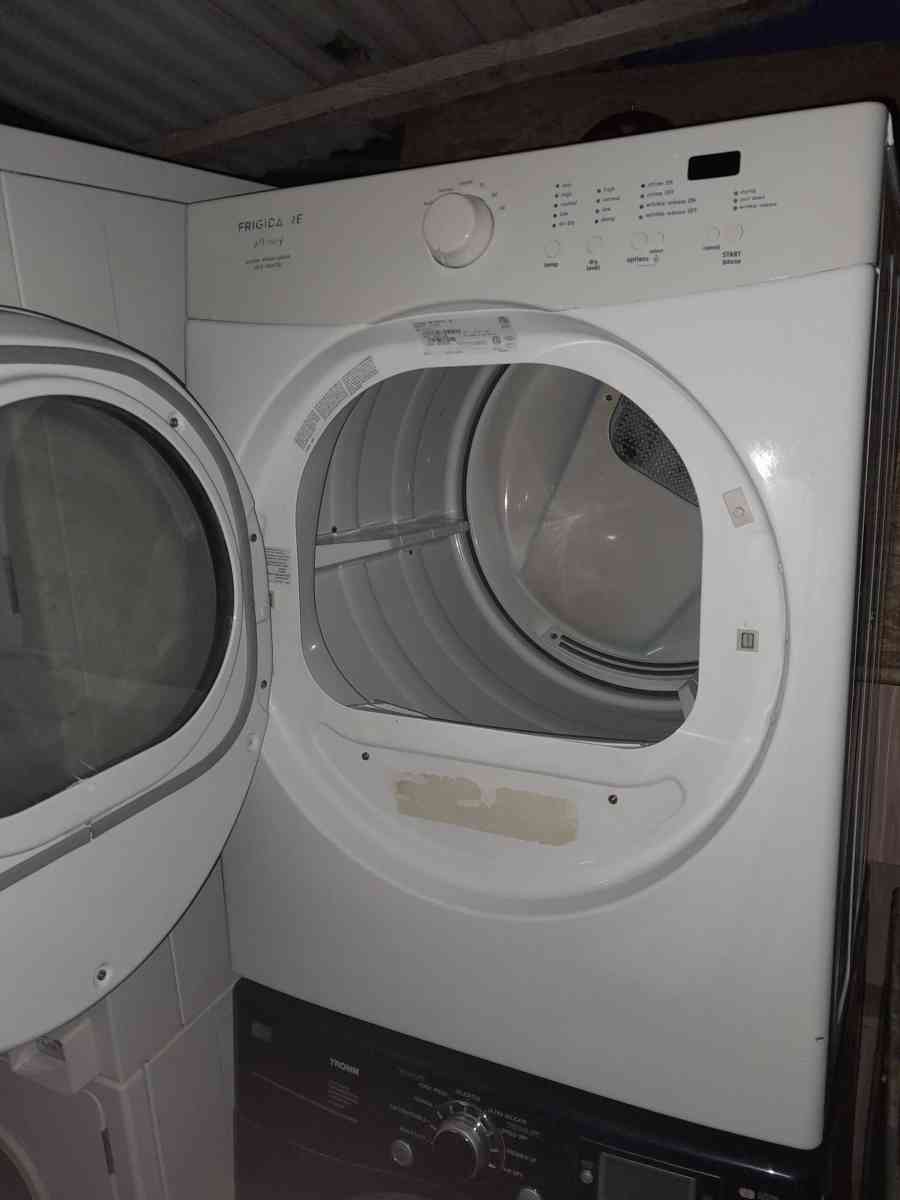 GAS DRYER FRIGIDAIRE WHITE ON WHITE WORKING EXCELLENT - Avondale, Arizona - FleaMarketBay