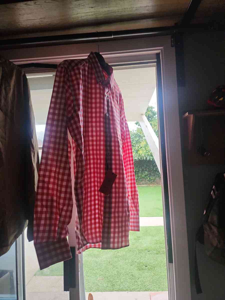 Button up men long sleeves - Whittier, California - FleaMarketBay