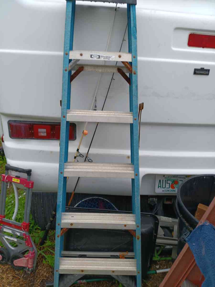 ladder - Hallandale, Florida