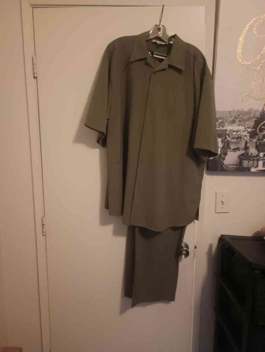 Olive Green Leisure Suit Size XL - Stockton, California