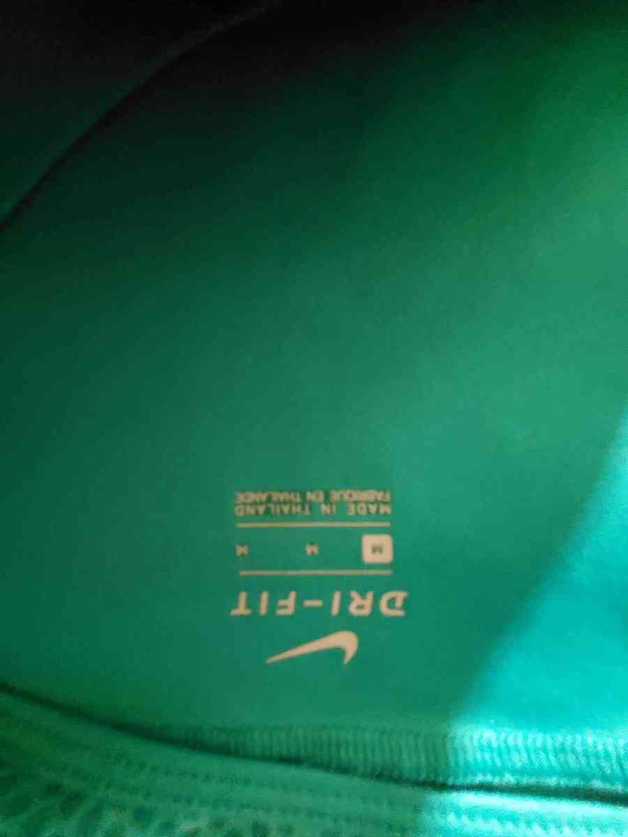 Nike size medium dry fit turquoise shirt bust 36 inches - Altoona, Alabama - FleaMarketBay