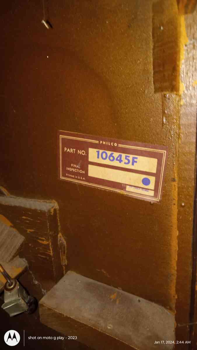 antique floor radio with phono - Jasper, Indiana - FleaMarketBay