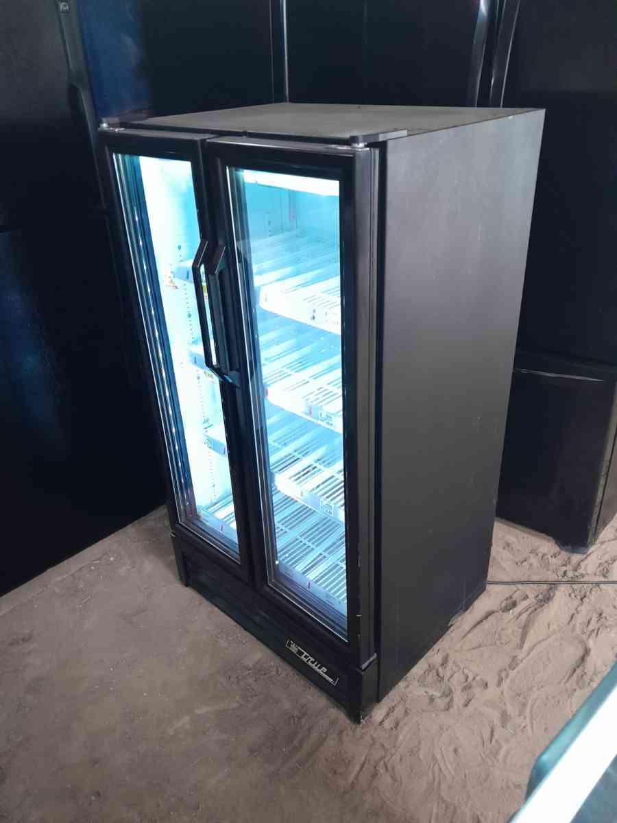 COOLER EXCELLENT CONDITION 8 YERS OLD IVE RECHECK WORKING - Alpine, Arizona - FleaMarketBay